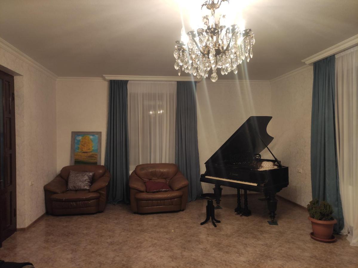 Rustavi Guest House Eksteriør billede