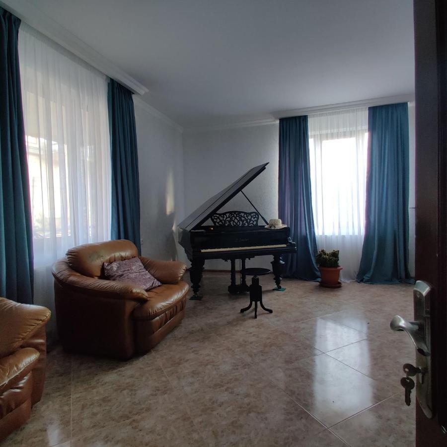 Rustavi Guest House Eksteriør billede